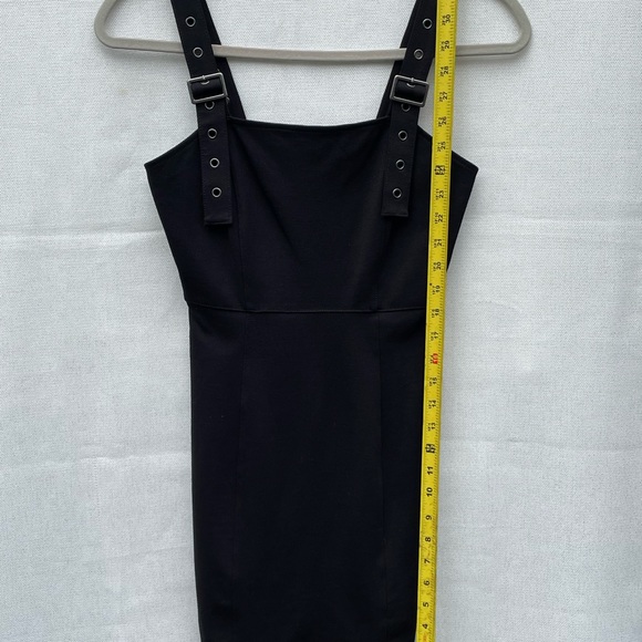 Dress - Picture 6 of 6